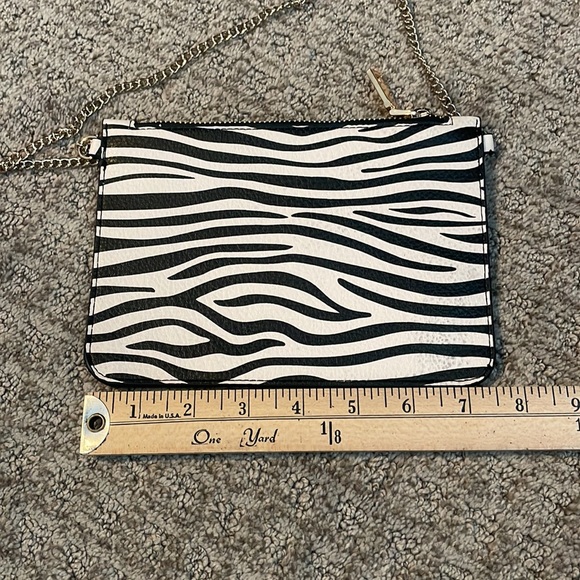 Zebra print Crossbody clutch - Picture 5 of 7